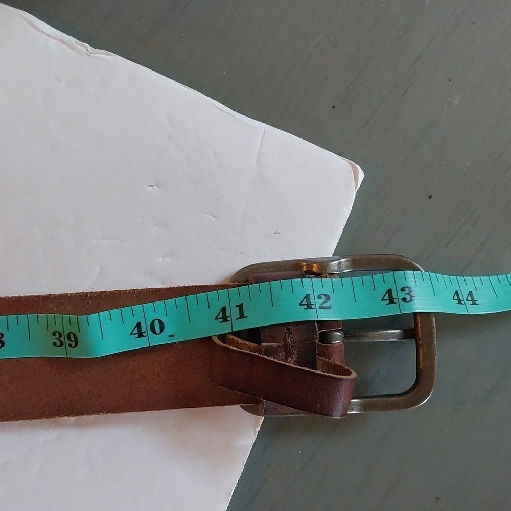 American Eagle Brown Distressed Leather BELT Neutral Minimalist Sz.M/L